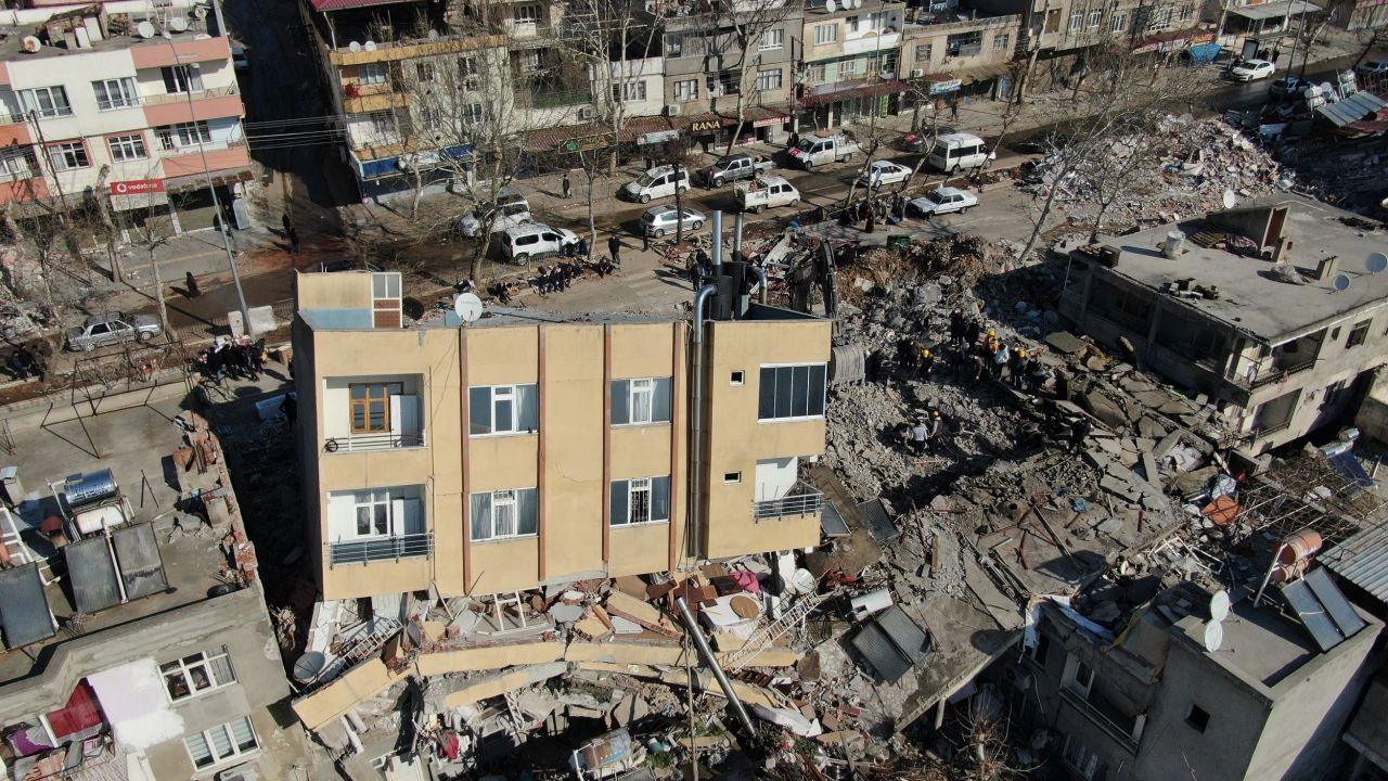 Felaketi yaşayalı 82 saat oldu! Depremin merkezi görüntülendi: İşte Kahramanmaraş'ta son durum