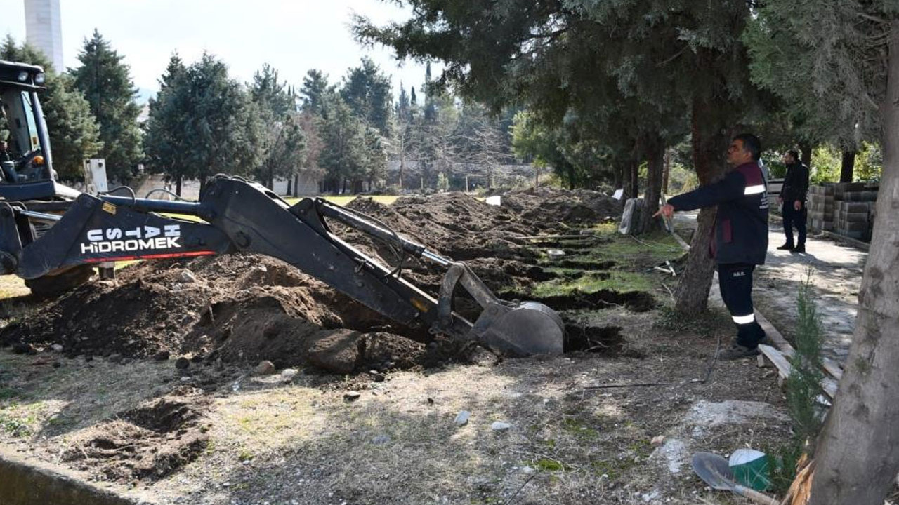 Günün kahreden fotoğrafları! Depremde hayatını kaybedenlere veda