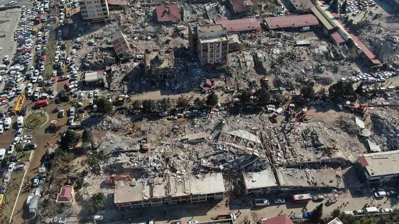 Felaketi yaşayalı 82 saat oldu! Depremin merkezi görüntülendi: İşte Kahramanmaraş'ta son durum