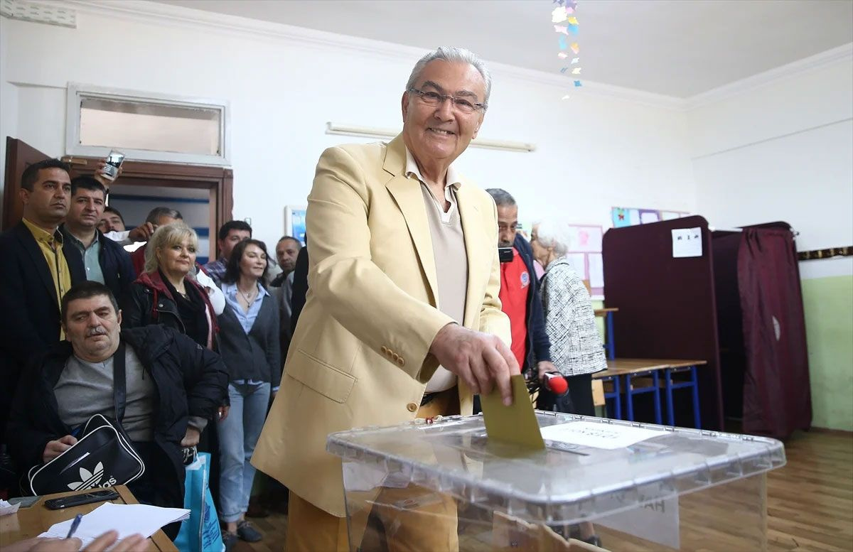 Deniz Baykal'ın son fotoğrafı! Siyasette geçen 55 yıl Deniz Baykal'ın 3 kez yenildiği CHP Genel Başkanı kim?