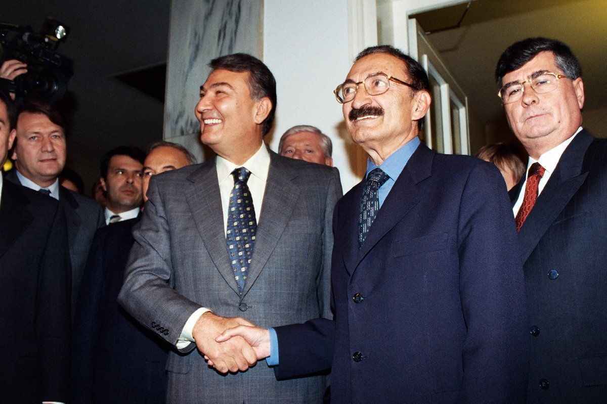 Deniz Baykal'ın son fotoğrafı! Siyasette geçen 55 yıl Deniz Baykal'ın 3 kez yenildiği CHP Genel Başkanı kim?