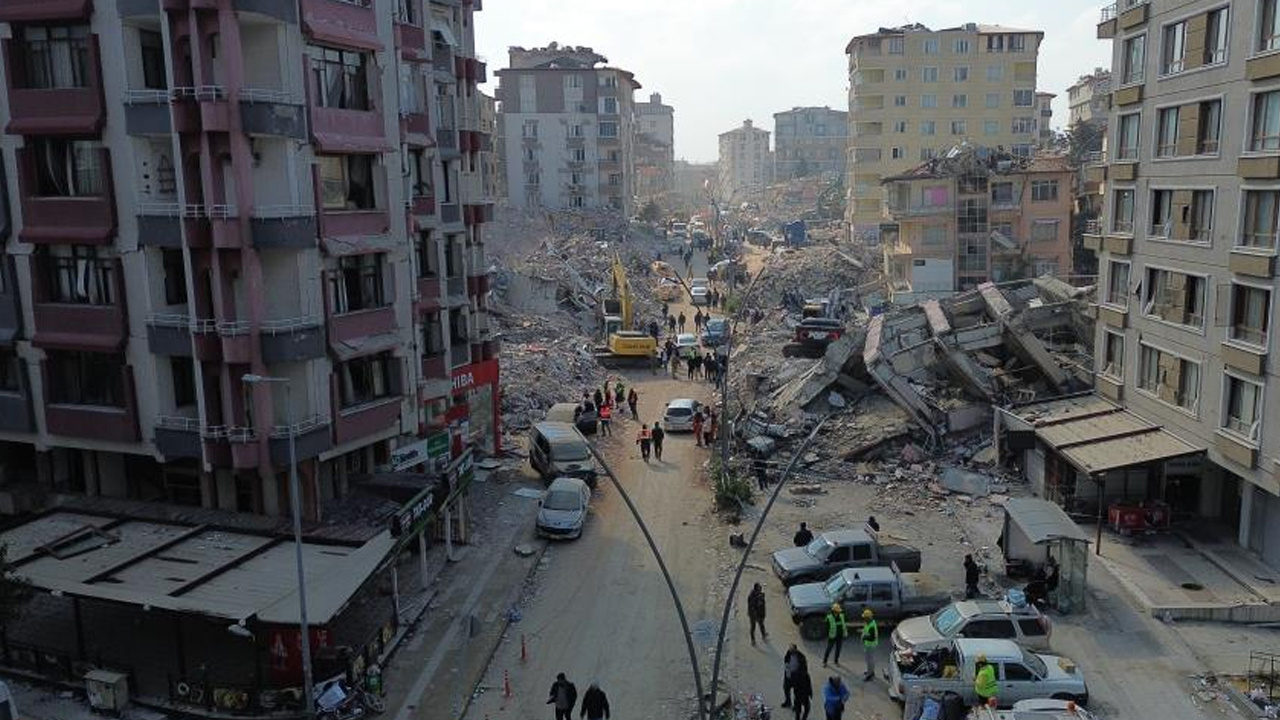 Depremin 6'ncı gününde Hatay'dan yeni fotoğraflar geldi korkunç yıkım böyle görüntülendi