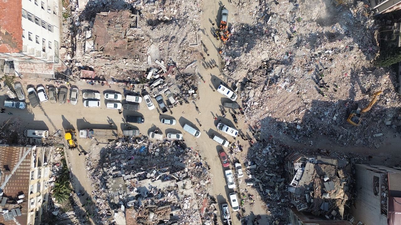 Depremin 6'ncı gününde Hatay'dan yeni fotoğraflar geldi korkunç yıkım böyle görüntülendi