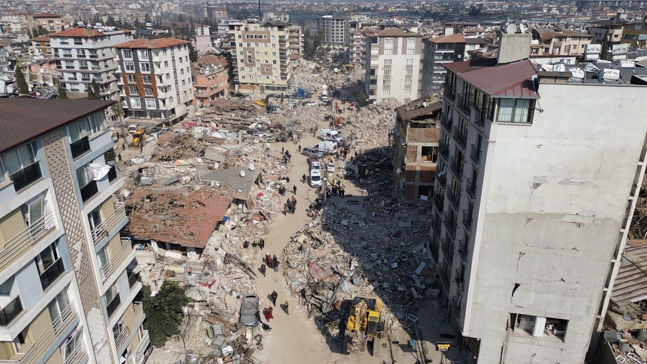 Depremin 6'ncı gününde Hatay'dan yeni fotoğraflar geldi korkunç yıkım böyle görüntülendi