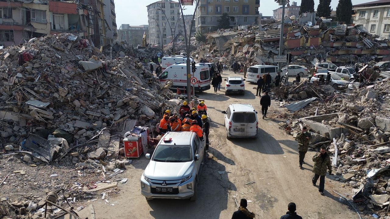 Depremin 6'ncı gününde Hatay'dan yeni fotoğraflar geldi korkunç yıkım böyle görüntülendi