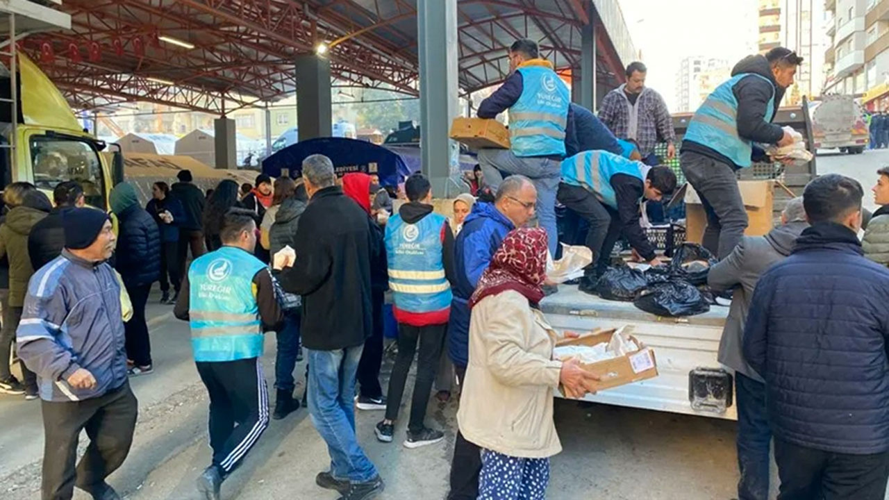 Ülkü Ocakları 1200 gönüllüsüyle depremden etkilenen bölgelerde