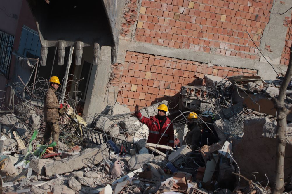 Deprem yıkıp geçti! Elbistan'a bakın havadan görüntülendi