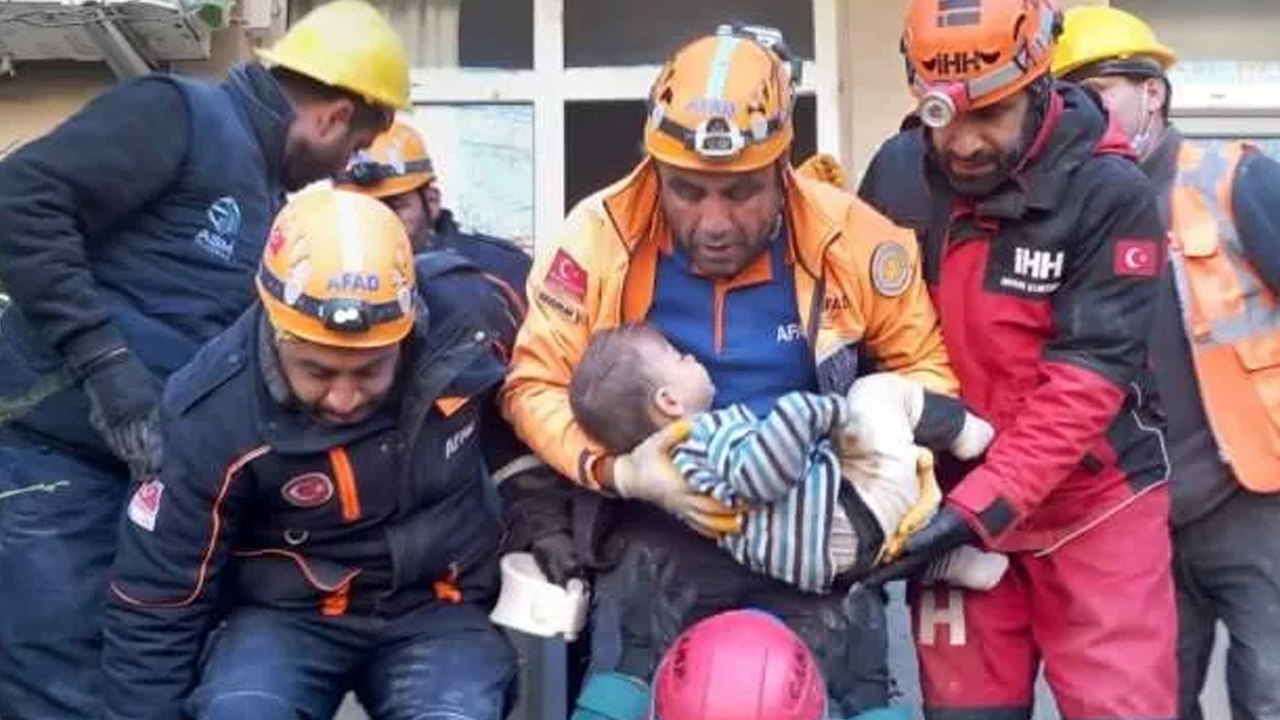 Uzmanlar açıkladı! Enkazda en fazla kaç gün dayanılır? Haiti'deki mucizeler Türkiye'nin ümidi...