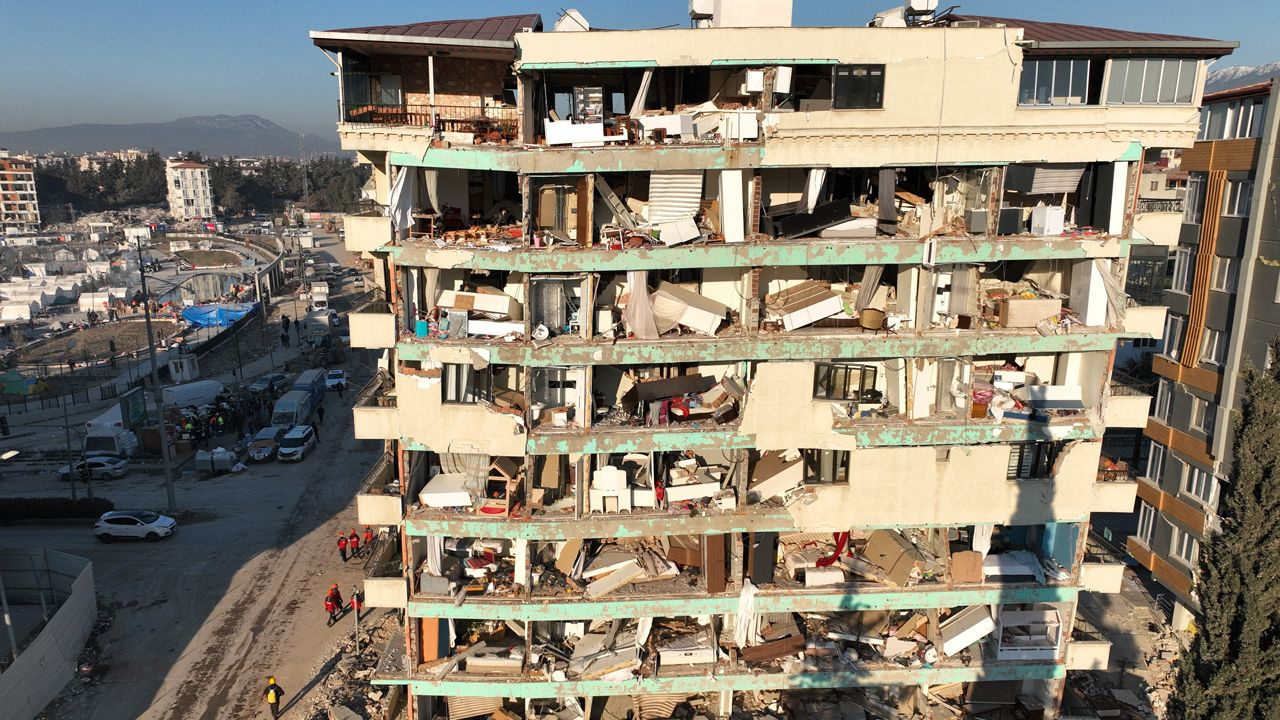 Depremin 9'uncu gününde Hatay'dan yeni fotoğraflar geldi şehir koskoca bir enkaz