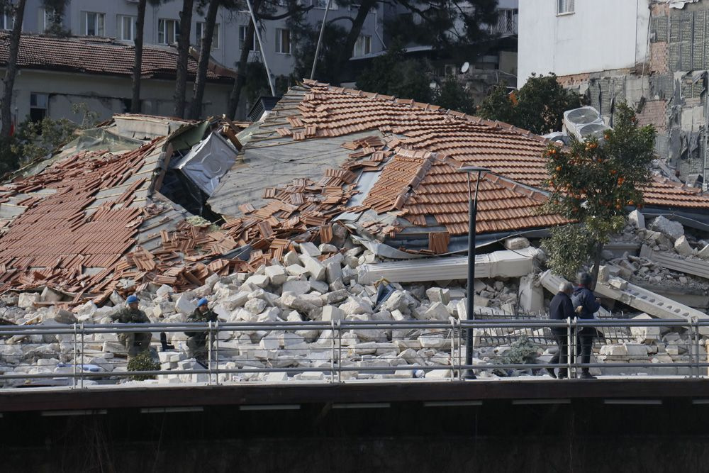 Deprem Hatay’ın tarihi dokusunu da yerle bir etti! Türkiye'nin ilk camii yıkıldı