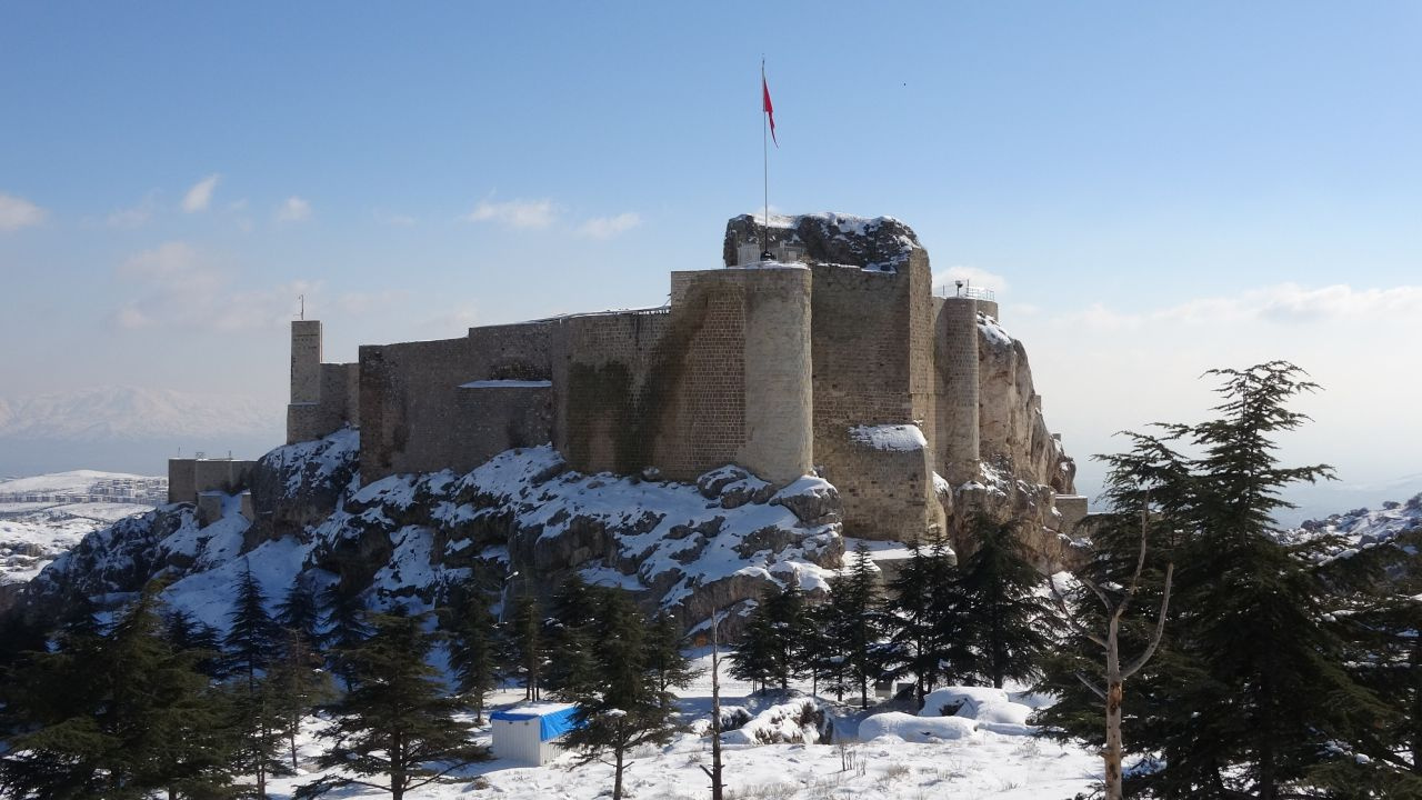 3 büyük deprem gördü tek bir taş bile düşmedi! Yetkililere çağrı: Bu mahalleyi araştırın