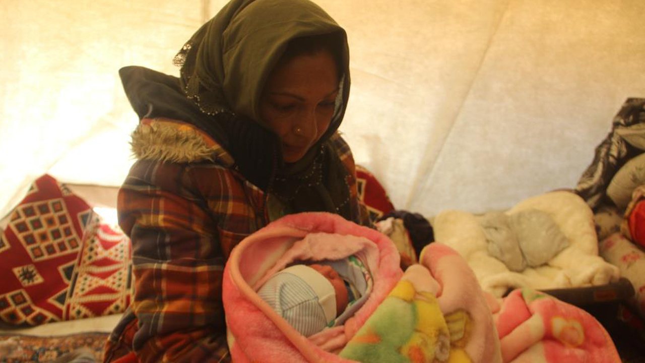 Depremden 12 gün sonra 04.17’de yedinci çocuğunu dünyaya getirdi