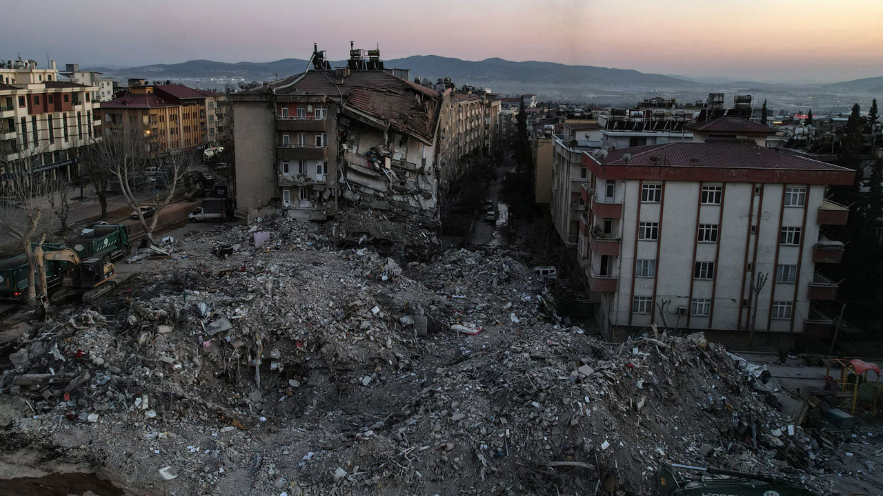 Deprem sonrası Kahramanmaraş’a bakın! Son hali görüntülendi çalışmalar sürüyor