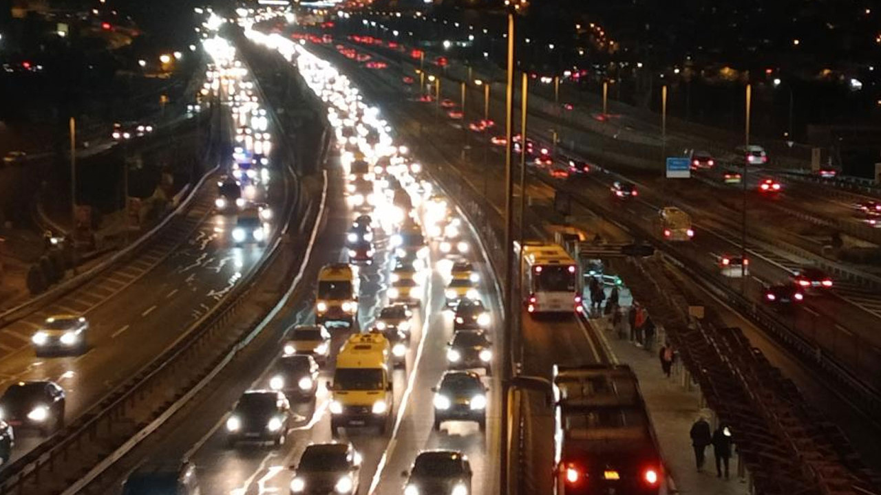 Yarıyıl tatili bitti! İstanbul’da yoğun trafik