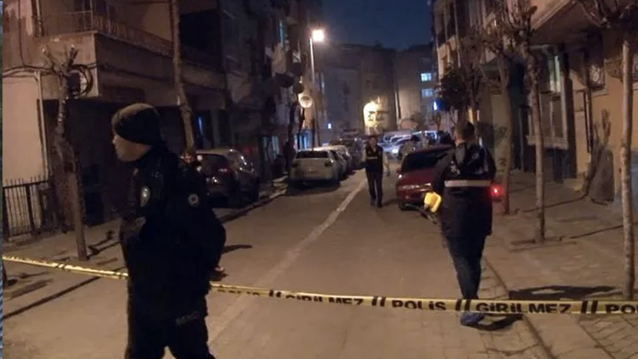 İstanbul'da gece yarısı silahlı çatışma! 4 kişi yaralandı