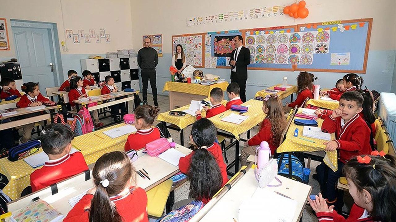 Milli Eğitim Bakanı Mahmut Özer'den nakil açıklaması