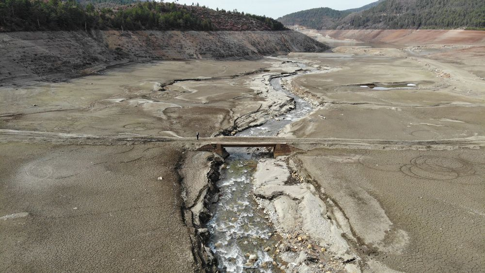 Alarm verildi Bursa'nın 20 günlük suyu kaldı! Nilüfer Barajı şu anda bomboş