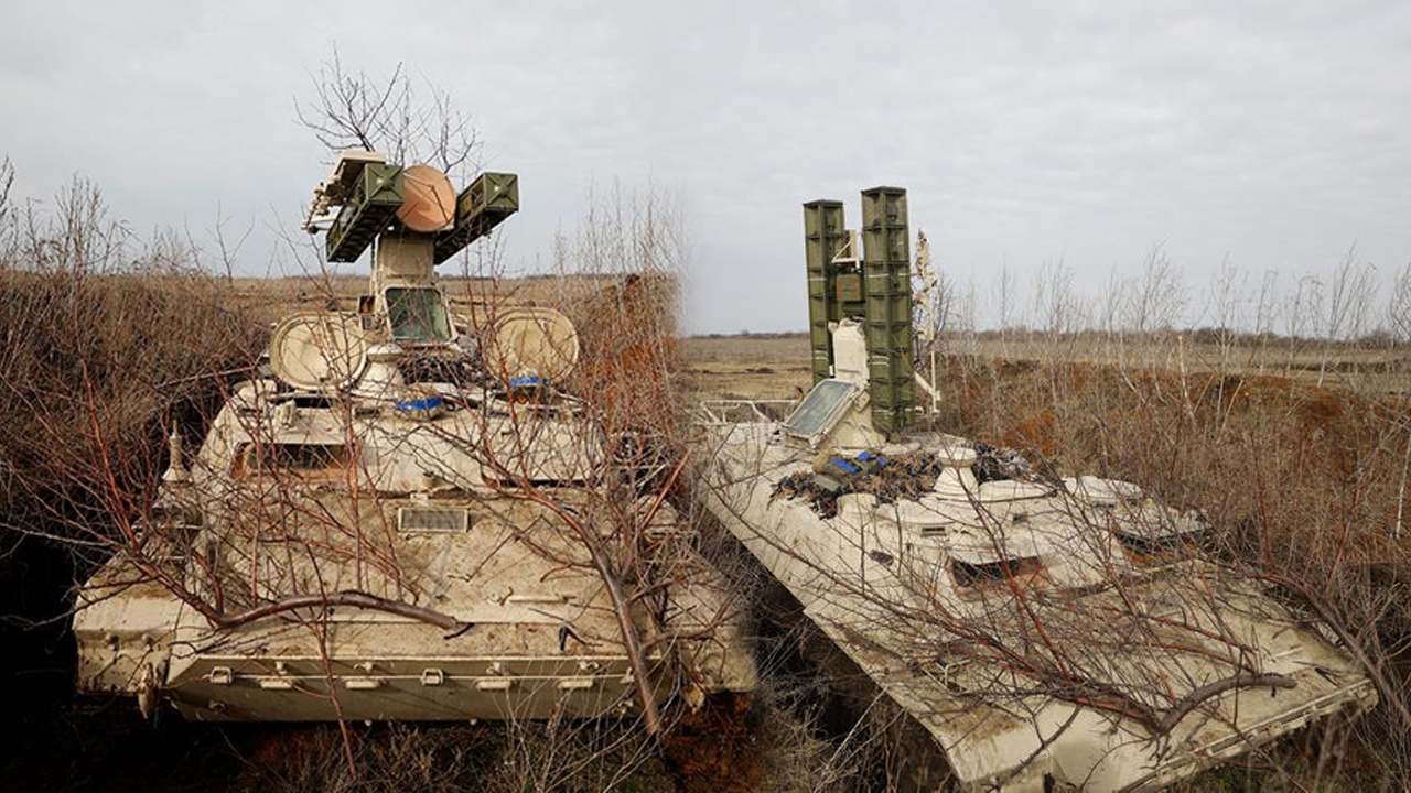 Ukrayna'nın hava savunma sistemlerini cephede görüntüledi! Savaş uçağı, füze ve kamikaze İHA'ları...