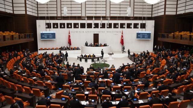 EYT yasalaştı Cumhurbaşkanı Erdoğan'ın imzasını bekliyor! İlk maaşlar Nisan'da yatacak