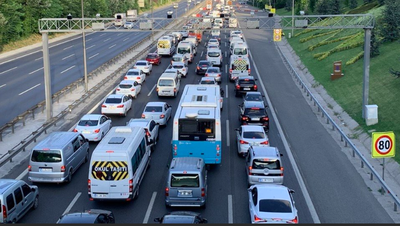 İstanbul'da deprem göçü! Kaçan kaçana 20 yıldır böylesi ilk kez oldu!