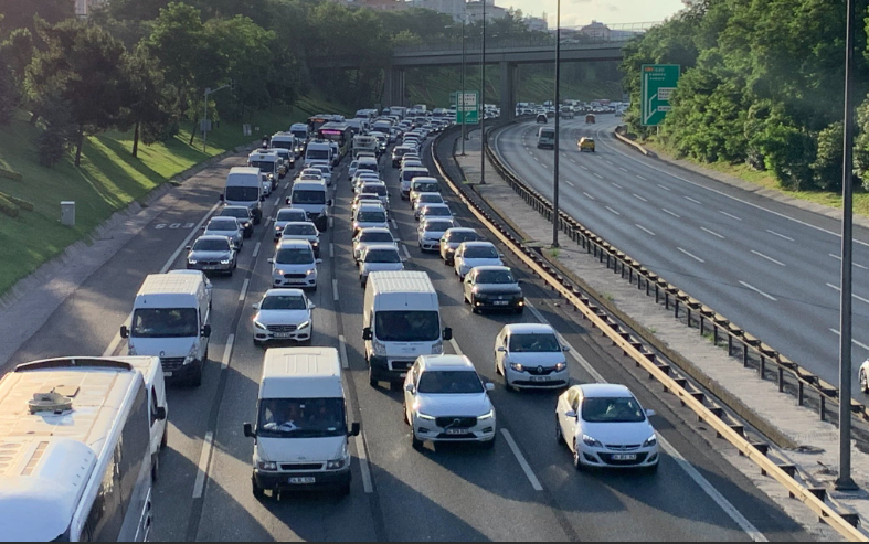 İstanbul'da deprem göçü! Kaçan kaçana 20 yıldır böylesi ilk kez oldu!