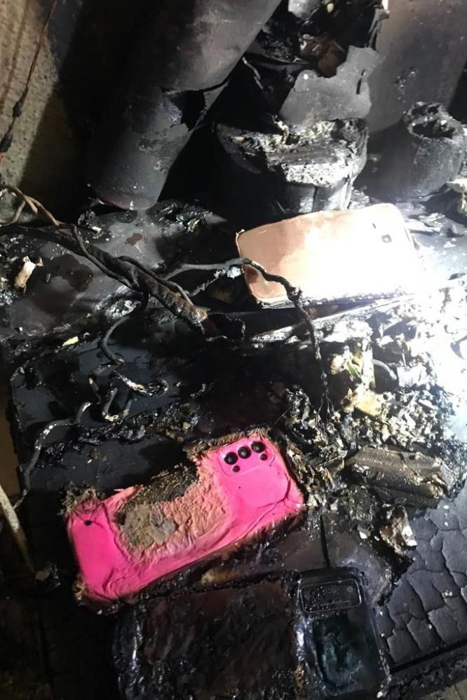 Aynı anda şarj edilen 3 cep telefonu yangın çıkardı! Dairenin pencereleri de patladı