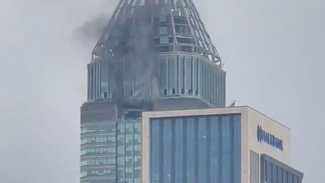 Ümraniye Finans Merkezi'nde 51. katta yangın çıktı