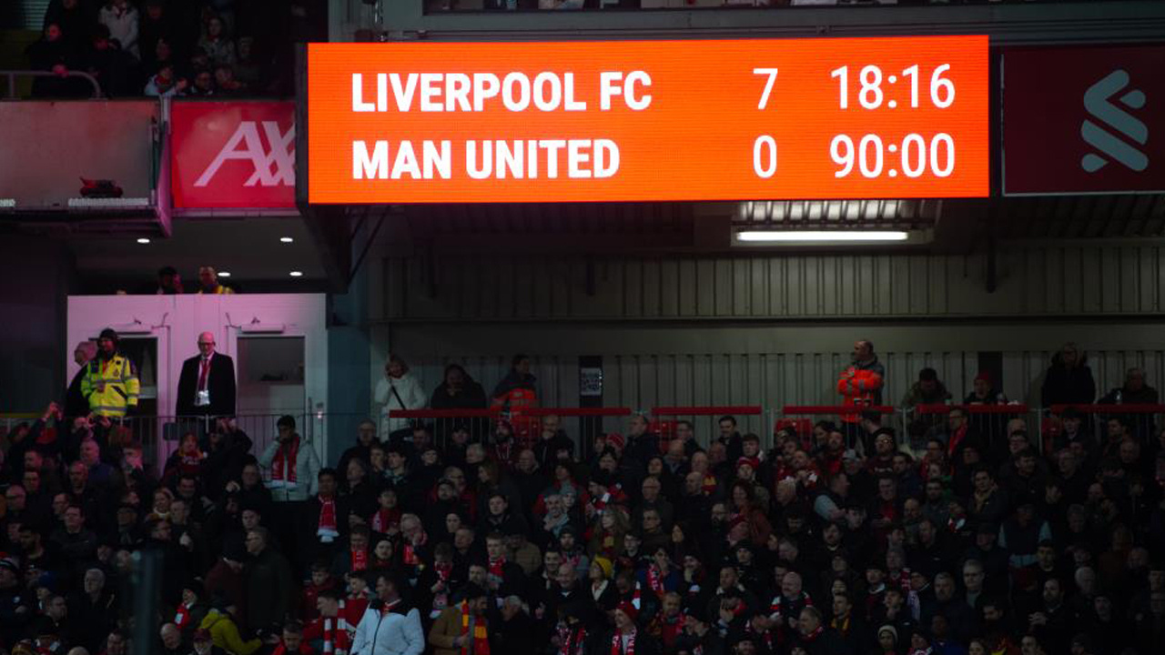 Premier Lig'de tarihi maç: Liverpool, Manchester United'a gol oldu yağdı!