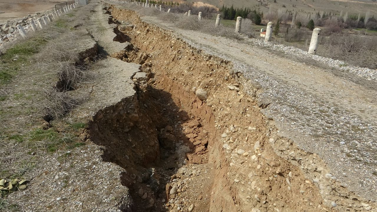 Deprem sonrası barajda meydana geldi! Malatya’da ürküten görüntü