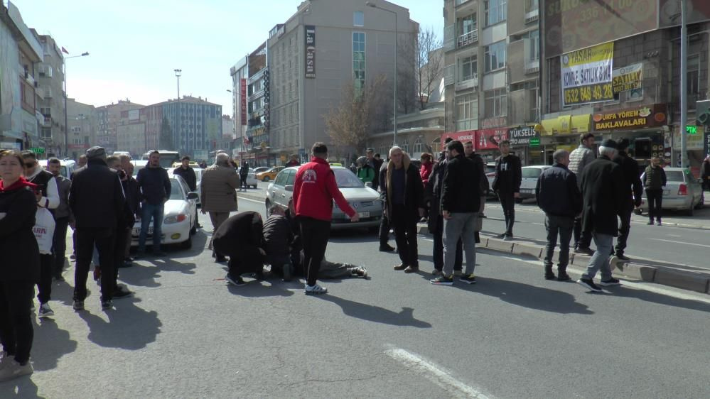 Kayseri'de kaza: Çarptığı yayanın başında hüngür hüngür ağladı!