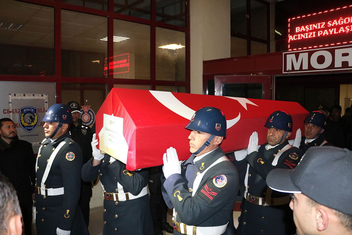 Deprem bölgesine gönüllü giden Albay Oğuzhan Adalıoğlu şehit oldu! Emekliliğini dondurup...