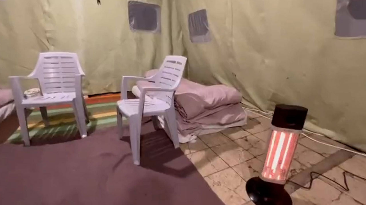 Kemal Kılıçdaroğlu, geceyi çadırda geçirdi! O çadırda Mansur Yavaş'la yayına katıldı