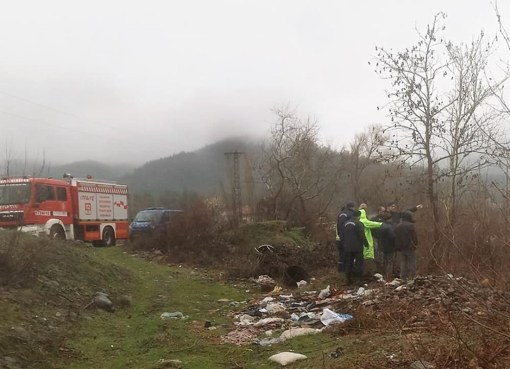 Dereden geçmek isterken akıntıya kapıldı: Araçtan canlı çıktı, boğularak can verdi!