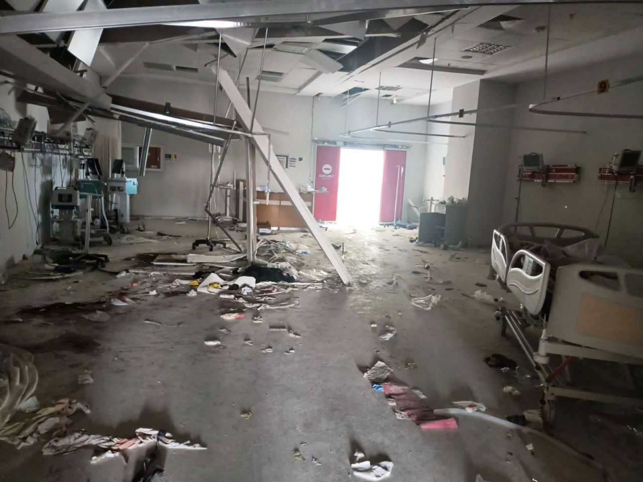 Oğlum yoğun bakımda elektrik kesildiği için öldü, kimsesizler mezarlığında buldum! Bakan gelecek diye...