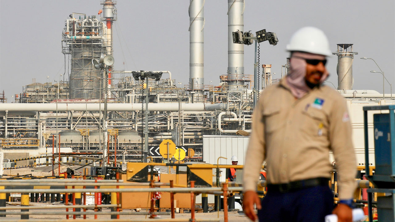 Suudi Arabistan'dan petrol piyasasını sarsacak açıklamalar