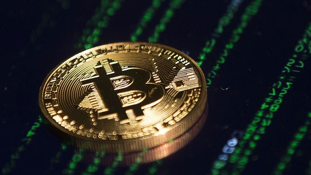 Kripto para piyasası yükselişe geçti! Bitcoin kritik seviyeyi aştı son 9 ayın en yükseği...