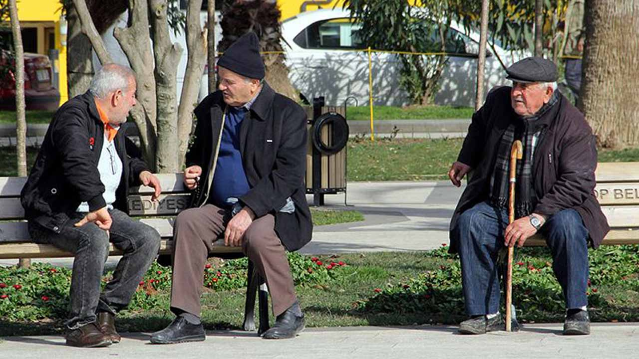 Türkiye'de yaşlı nüfus açıklandı TÜİK verilerinde Sinop ilk sırada...Yalnız yaşayan yaşlı sayısı...