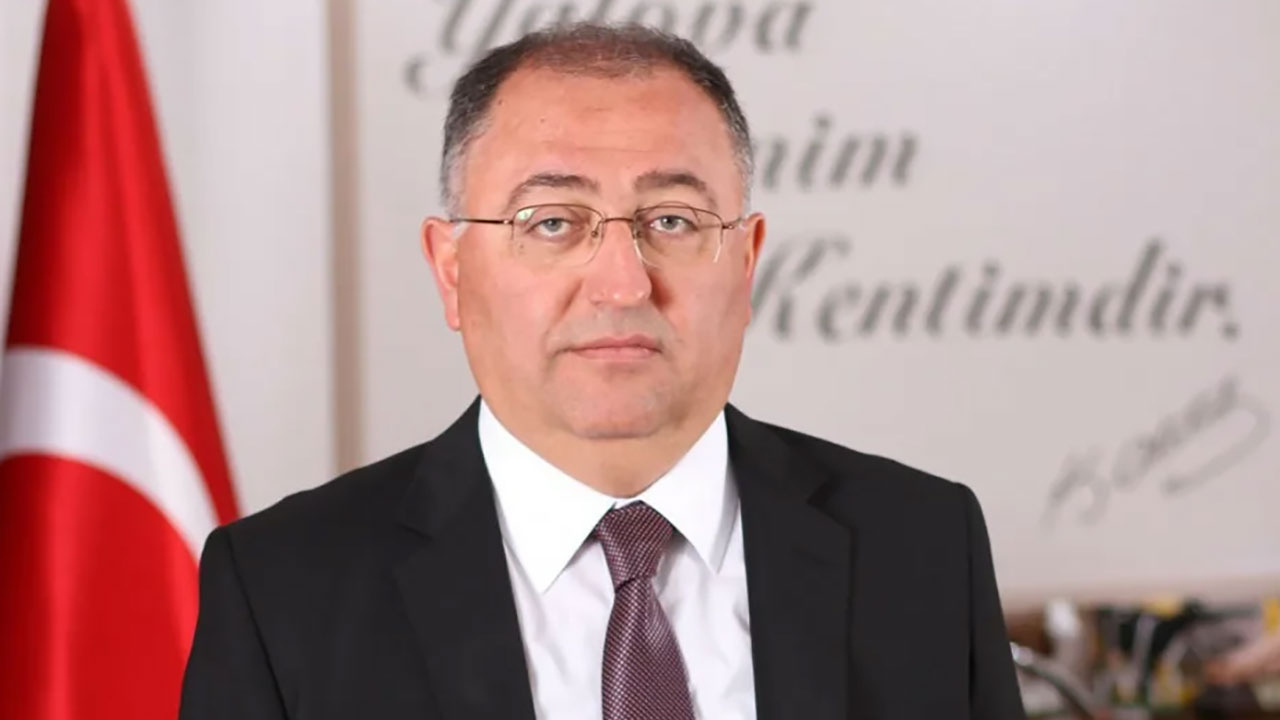 Yalova Belediye Başkanlığından uzaklaştırılan Vefa Selman, CHP'den milletvekili adayı oldu