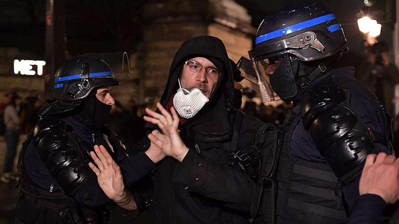 Emeklilik yaşı ülkeyi karıştırdı! Fransa'daki gösterilerde gözaltı sayısı 500'ü geçti