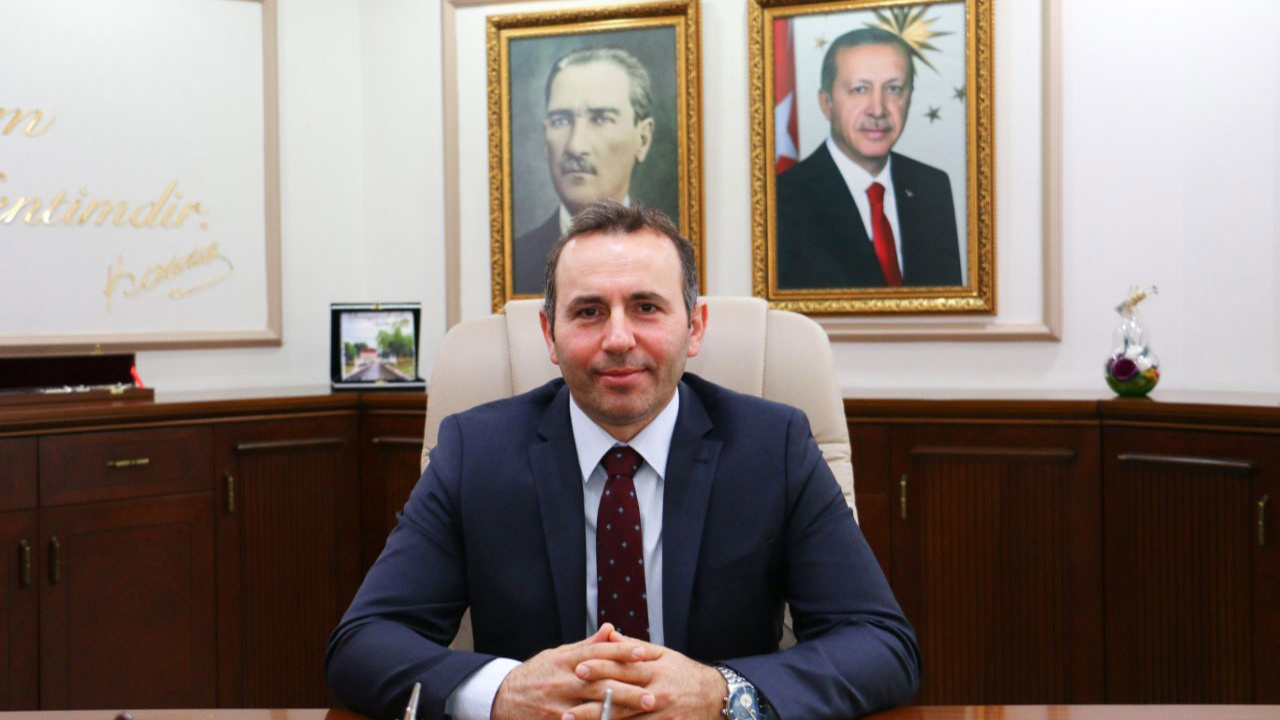 Yalova Belediye Başkanlığı CHP'den AK Parti'ye geçti! Vefa Salman adaylık için istifa edince...