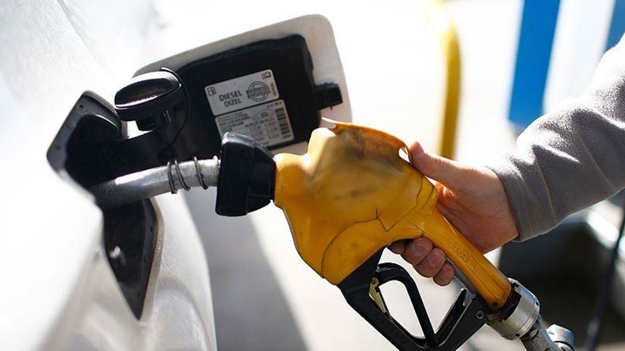 Akaryakıt fiyatları 18 Nisan! Bayram öncesi akaryakıtta son durum benzin motorin LPG zam var mı?