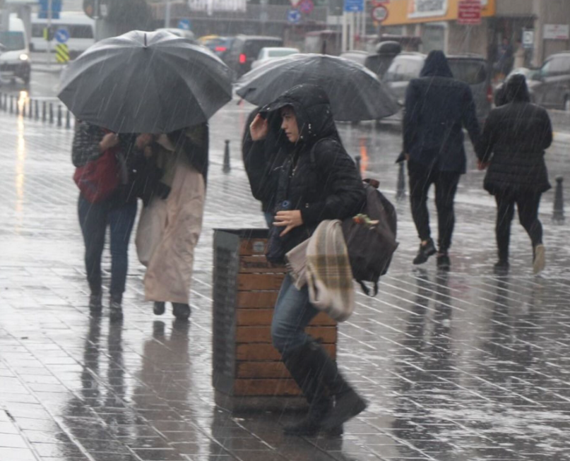 Yağmur döndü birçok şehri sağanak vuracak! İstanbul'a flaş uyarı Meteoroloji Ankara İzmir'i de dahil etti