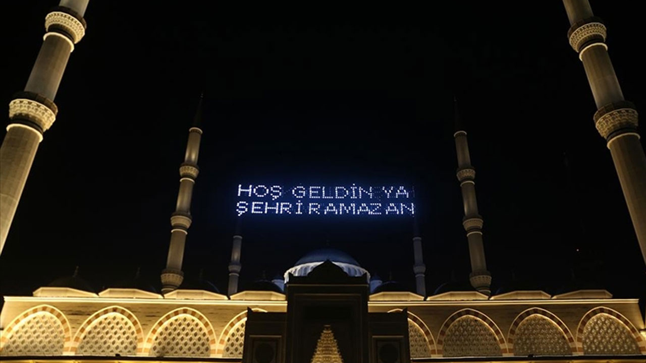 Ramazan bu yıl 29 gün sürecek! İstanbul'da ilk iftar kaçta? 2023 kaç saat oruç tutacağız