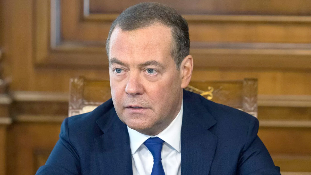 Medvedev 'ülkemizi paramparça ederlerdi' dedi gerçeği açıkladı