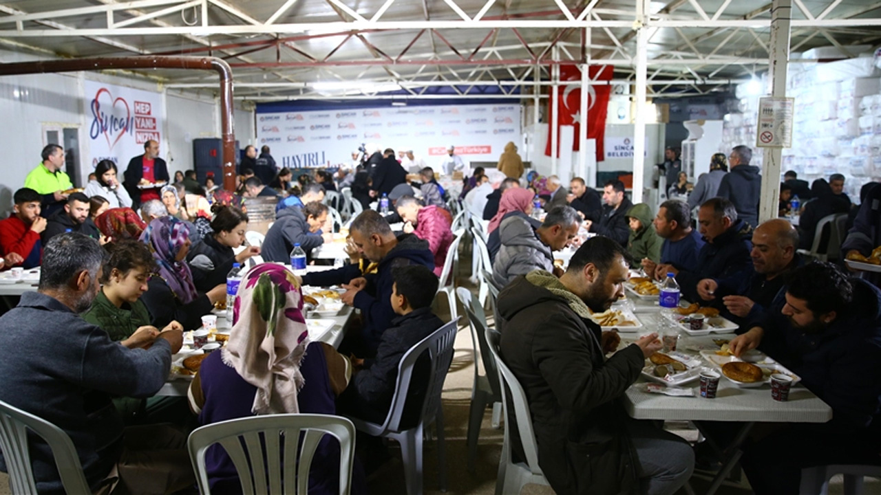 Deprem bölgesindeki illerde ilk sahur yapıldı