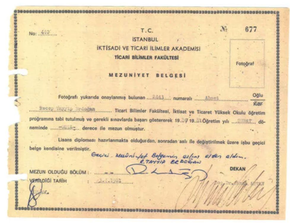 Cumhurbaşkanı Erdoğan'ın diploması üniversiteden mezuniyet belgeleri paylaşıldı!