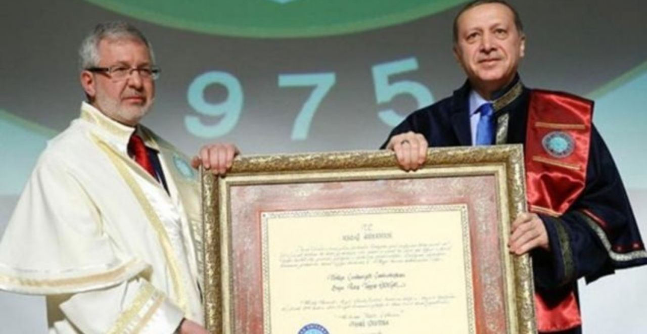 Cumhurbaşkanı Erdoğan'ın diploması üniversiteden mezuniyet belgeleri paylaşıldı!