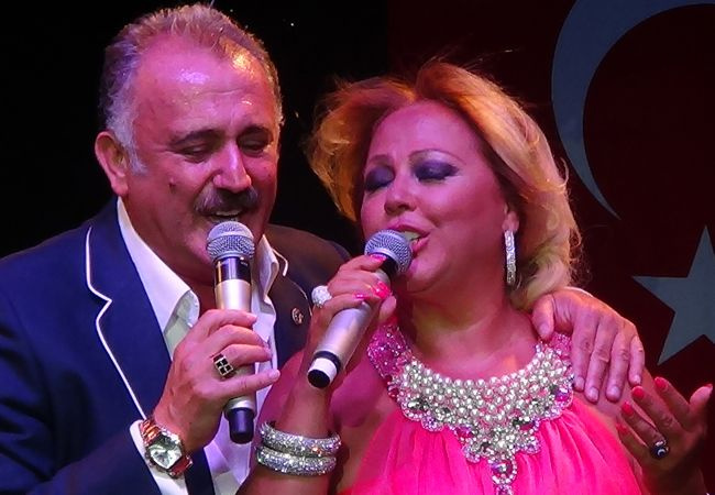 Safiye Soyman ile Faik Öztürk siyasete atıldı! Faik Öztürk İYİ Parti'den milletvekili adayı oldu