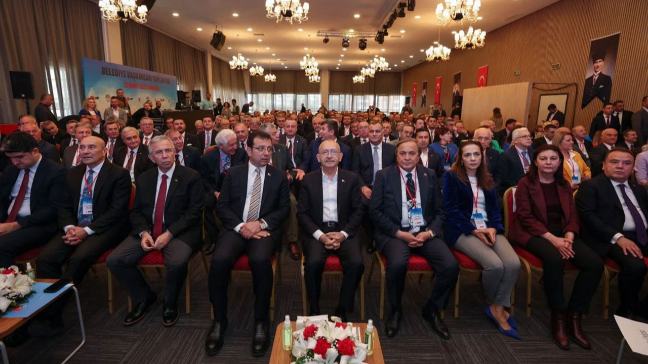Kemal Kılıçdaroğlu "Bize de yüksek anketler geliyor ama" deyip Belediye Başkanlarını uyardı!