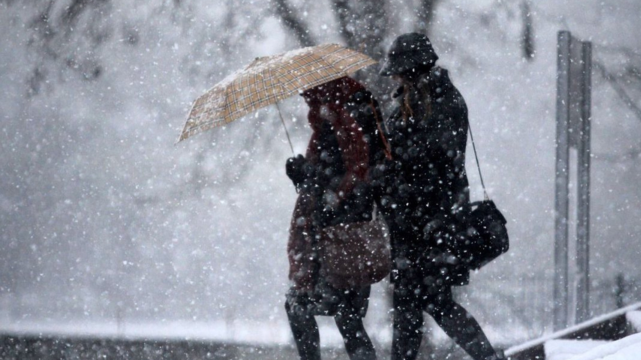 Marmara'ya kar geliyor İstanbul'a yağacak mı? Meteoroloji'den kuvvetli sağanak uyarısı! Deprem bölgesi dahil